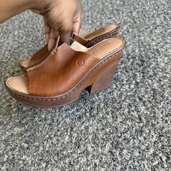 Born Size 7 Brown Leather Platform Heel Sandals Shoes Slide Slip On New - Picture 8 of 10